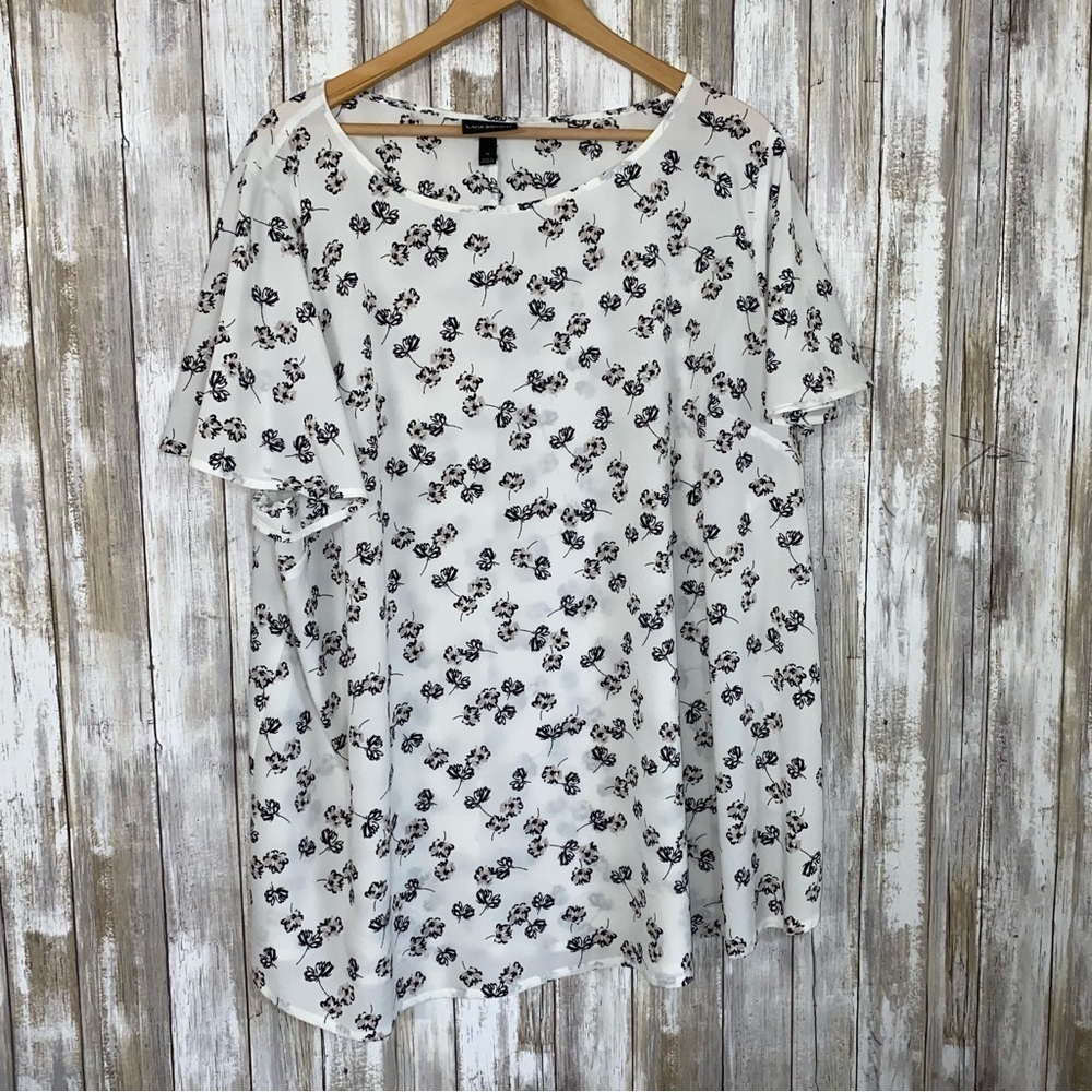 Lane Bryant Sheer Floral Blouse Size 26 White Black Flutter Sleeve Chiffon